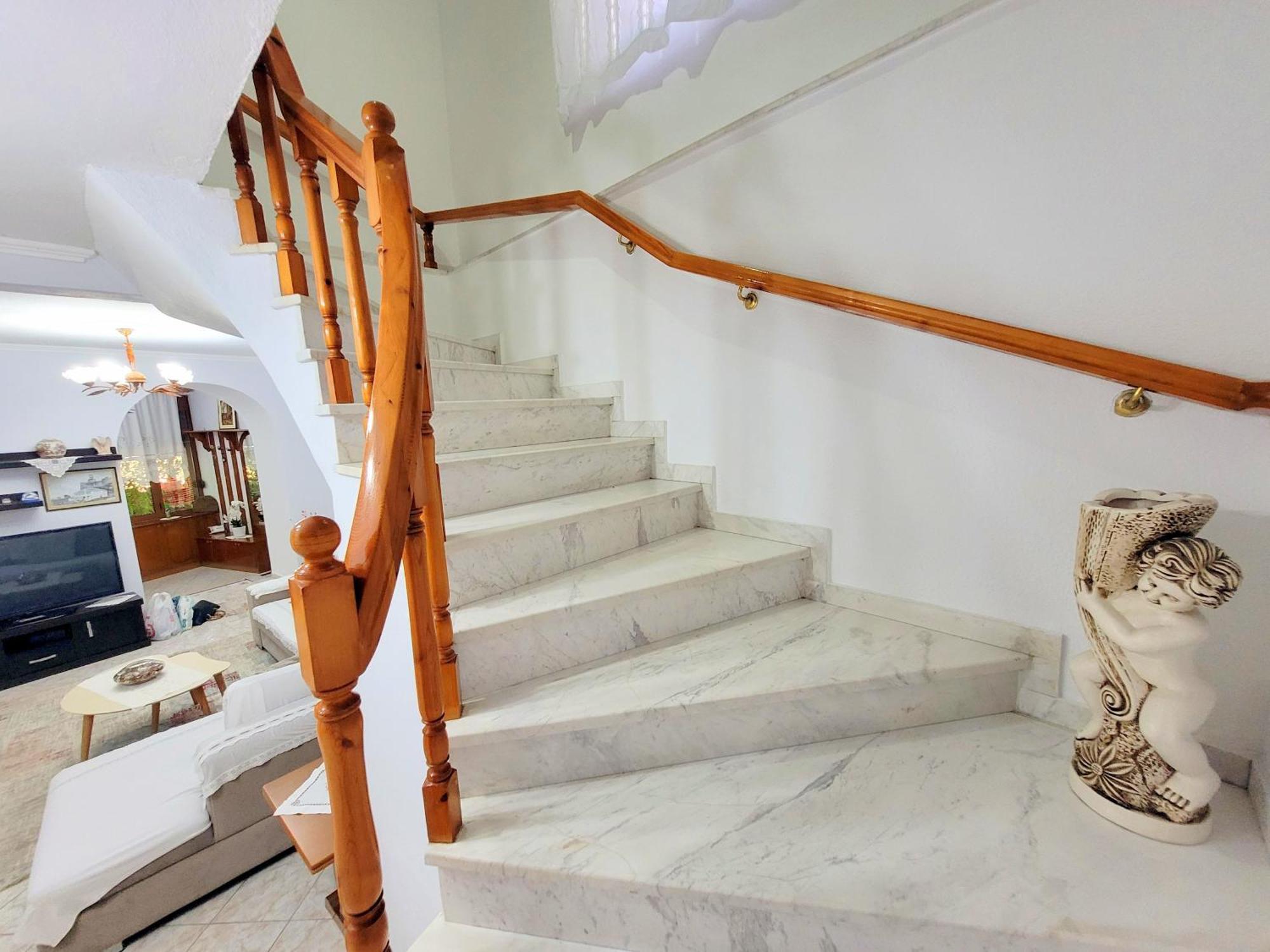 Marbi Guest House Gjirokaster Ngoại thất bức ảnh