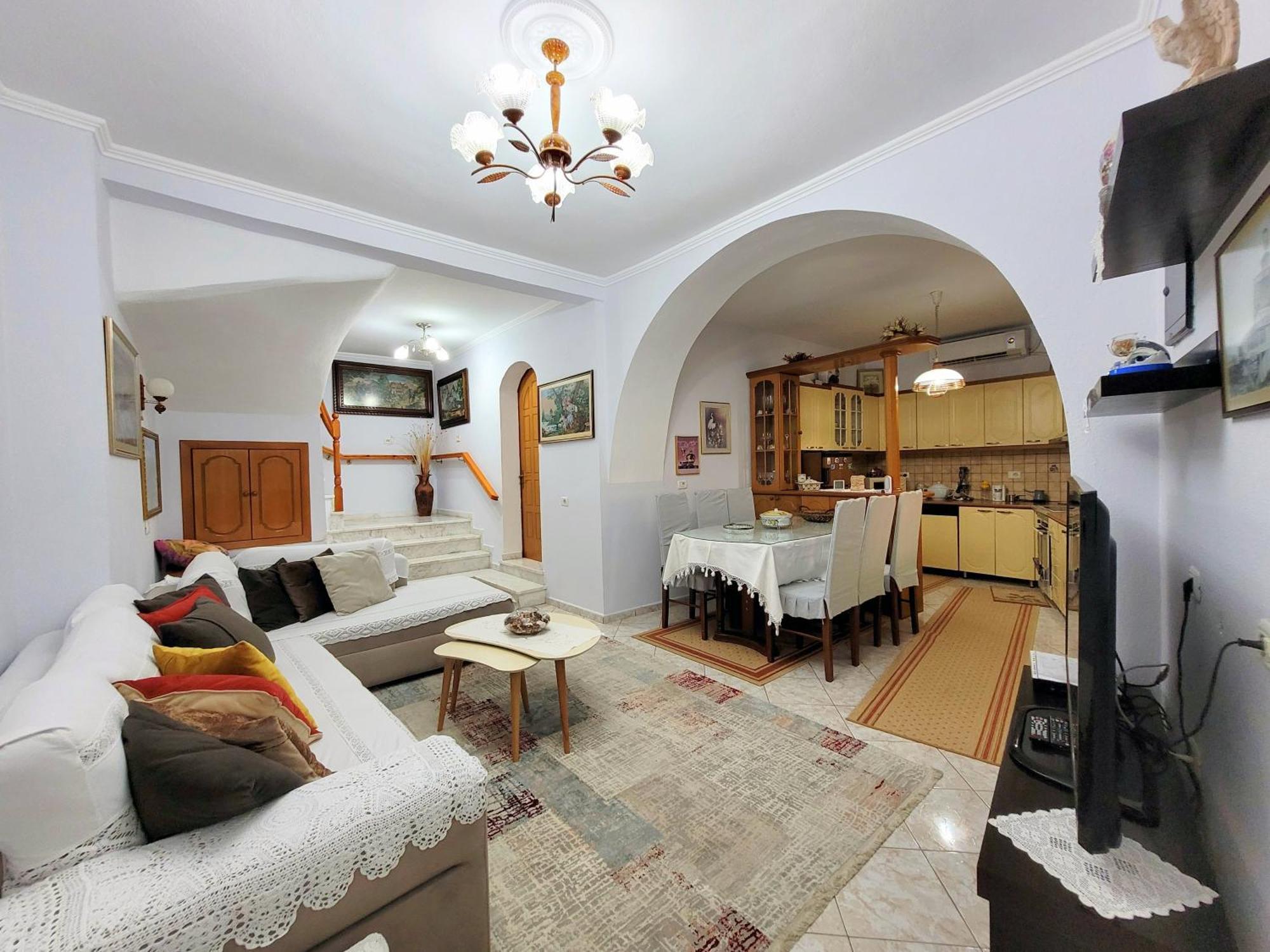 Marbi Guest House Gjirokaster Ngoại thất bức ảnh